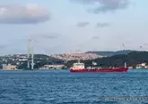Турецкие спасатели сняли с мели судно в Босфоре