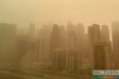 Пыльная буря сменилась грозой и ветром в Алматы