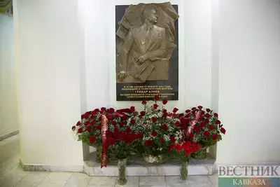 Память Гейдара Алиева почтили в Астрахани